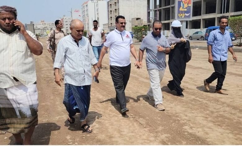 مدير عام المنصورة يتفقد مستوى إنجاز مشروع إعادة تأهيل الطريق بين دواري "السفينة" و"بنك عدن" 1 IMG 20240714 WA0050