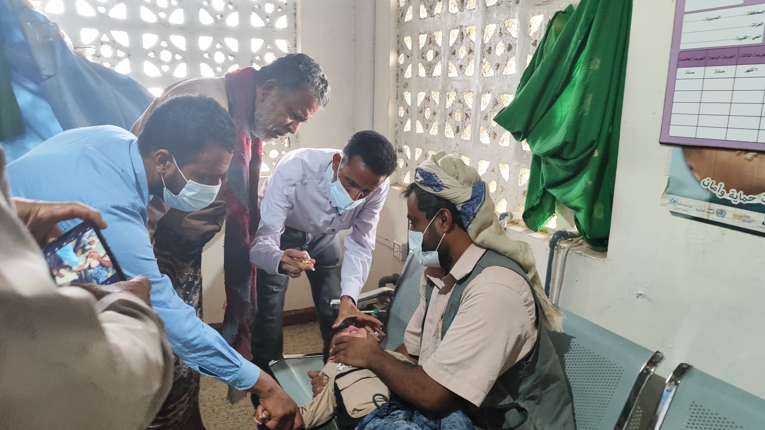 تدشين حملة التحصين الجولة الثانية ضد شلل الاطفال المتحور بمديرية يافع رصد 1 IMG 20240715 WA0188