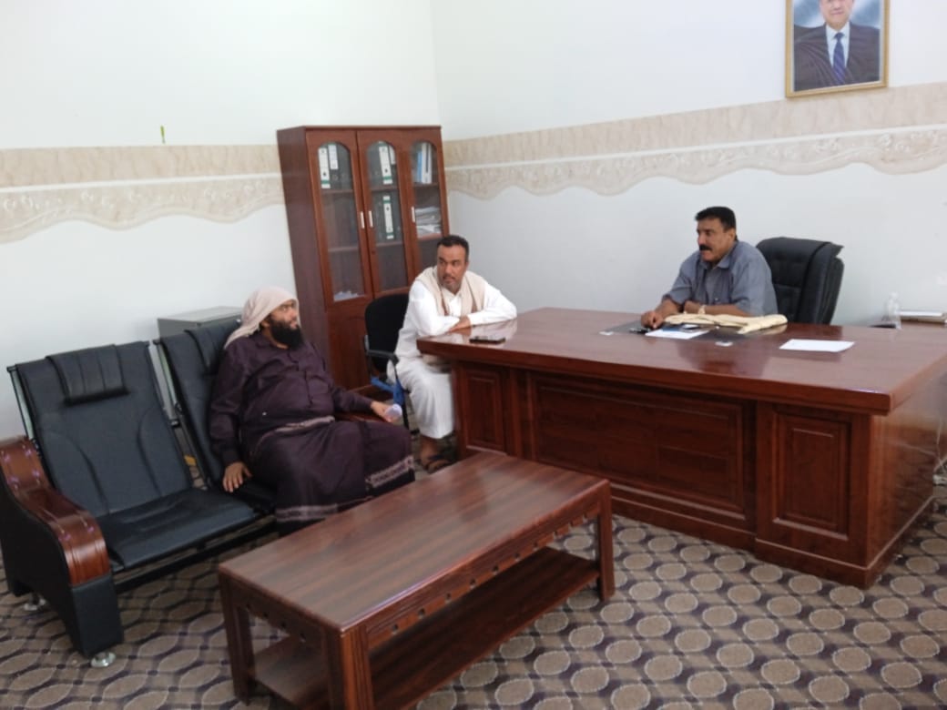 الوكيل الكندي يلتقي مكتب الأوقاف في المحافظة والعاصمة عتق لمناقشة عدد من قضايا الأوقاف في المحافظة 1 IMG 20240717 WA0102