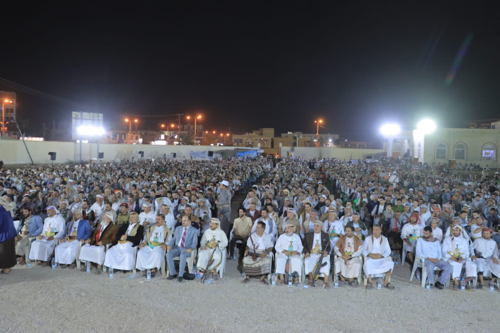 أكدت دعم قرارات البنك المركزي.. حفل جماهيري لمقاومة صنعاء في ختام فعاليات دعم الجيش والأمن 1 IMG 20240720 WA0019