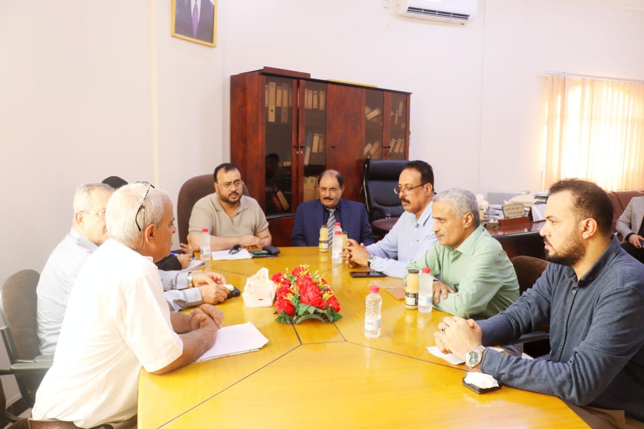 وزير الأشغال يناقش احتياجات مشاريع الطرق بمحافظة الضالع 1 IMG 20240729 171453 424