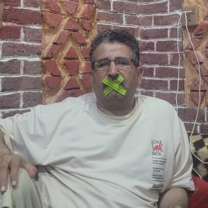 شاهد | القاضي قطران يظهر بصورة تكشف حقيقة الوضع في مناطق الحوثي ويكشف تفاصيل مروعة عن انتهاكات بحقه وحق اسرته 1 IMG 5612