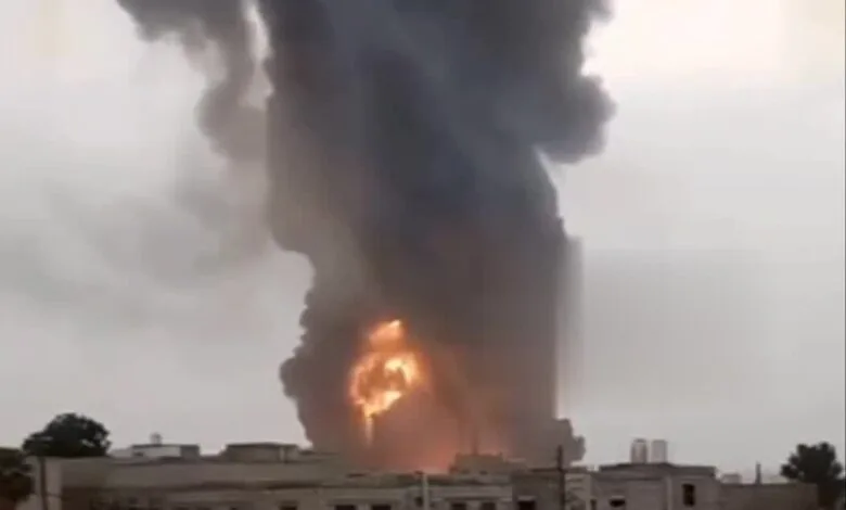 نشوب حريق هائل في ميناء الحديدة لأسباب غامضة . 1 ٢٠٢٤٠٧٢٠ ١٩٠٤١٤