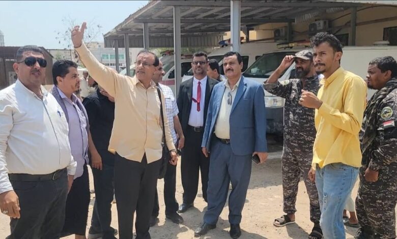 *مدير عام المنصورة يطلع على الإستعدادات لتنفيذ مشروع هدم وإعادة بناء مبنى الرعاية الصحية الأولية بعدن* 1 IMG 20240812 WA0089 1