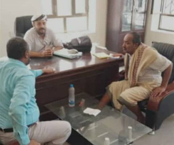بتوجيهات مدير عام عتق ناقش مدير الأشغال والصناعة وقطاع البلديات مع وكيل نيابة عتق الإجراءات القانونية حيال ضبط المخالفات الصحية والغذائية 1 IMG 20240817 WA0035