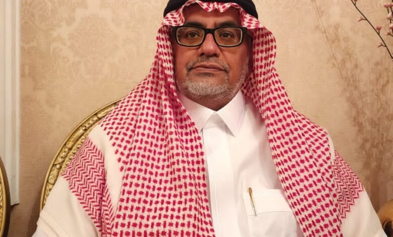 الأمير الواحدي يلقي كلمة مقتضبة في الوقفة الاحتجاجية بميفعة شبوة 1 IMG 20240822 WA0012