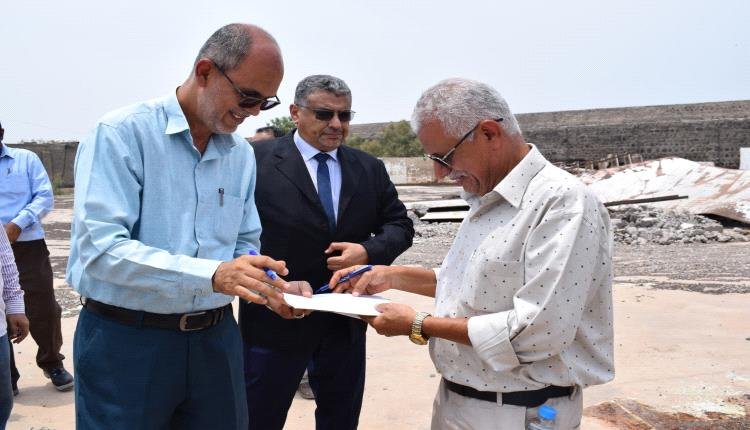 التوقيع على اتفاقية تنفيذ مشروع خزان المياه بمنطقة البرزخ بكلفة (٢,٧٥٠,٠٠٠) "يورو" دعما من الأصدقاء الهولنديين والألمان 1 IMG 20240813 162212 018