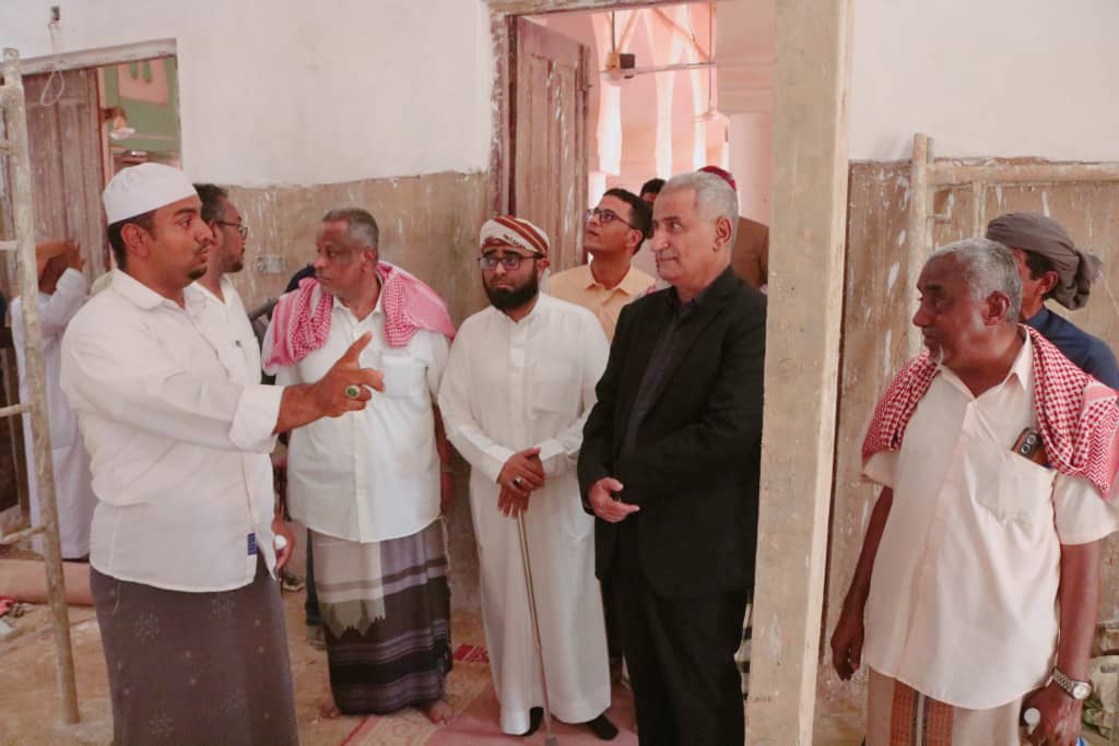 مأمور سيئون يتفقد الأعمال الجارية بمشروع إعادة ترميم جامع بور الأثري بمديرية سيئون. 1 IMG 20240909 WA0031