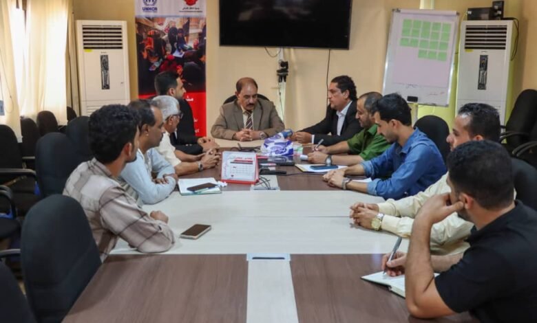 محافظ الضالع يناقش مع جمعية التكافل الاجتماعي السبل الكفيلة بمعالجة تخفيض الحالات المعتمدة من قبل مشروع الغذاء العالمي للمحافظة . 1 IMG 20240909 WA0145