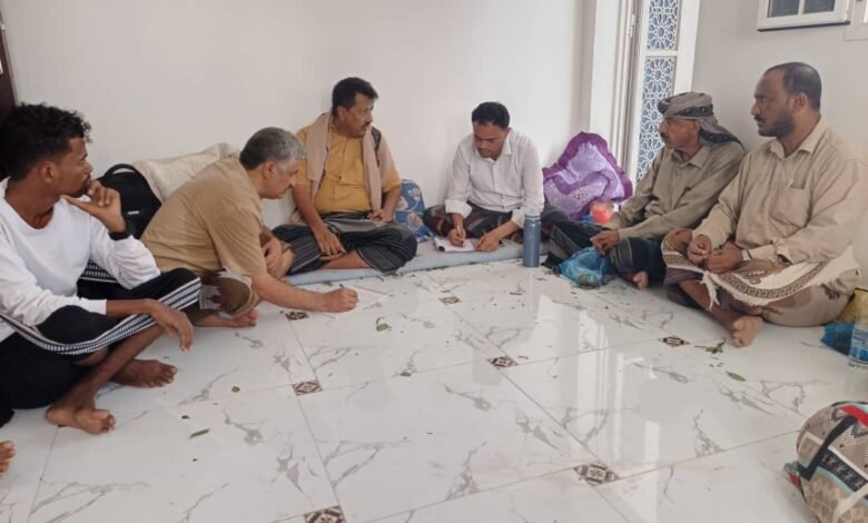 مدير عام رضوم يلتقي باللجنة التابعة لوكالة تنمية المنشآت بالصندوق الاجتماعي قبيل صرف مساعدات لمربي الأغنام بالمديرية 1 IMG 20240915 WA0210
