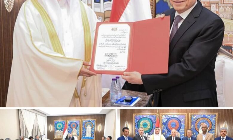 رئيس مجلس القيادة يقلد رئيس البرلمان العربي وسام الوحدة من الدرجة الاولى 1 IMG 20240918 WA0052 1