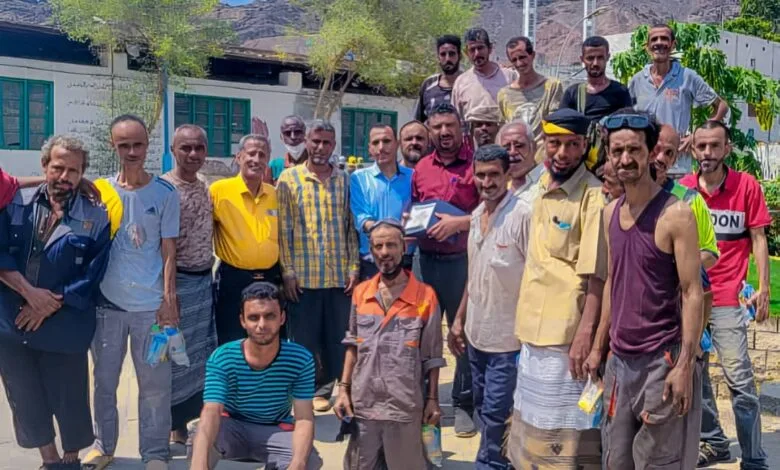 موظفي المؤسسة العامة للآثاث والتجهيزات يكرمون مديرهم العام لجهوده وإخلاصه 1 IMG 20240918 WA0172