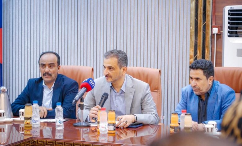 محافظ العاصمة عدن يدشن ويفتتح جملة من المشاريع التنموية والتربوية و الخدمية بخورمكسر 1 IMG 20240923 WA0044