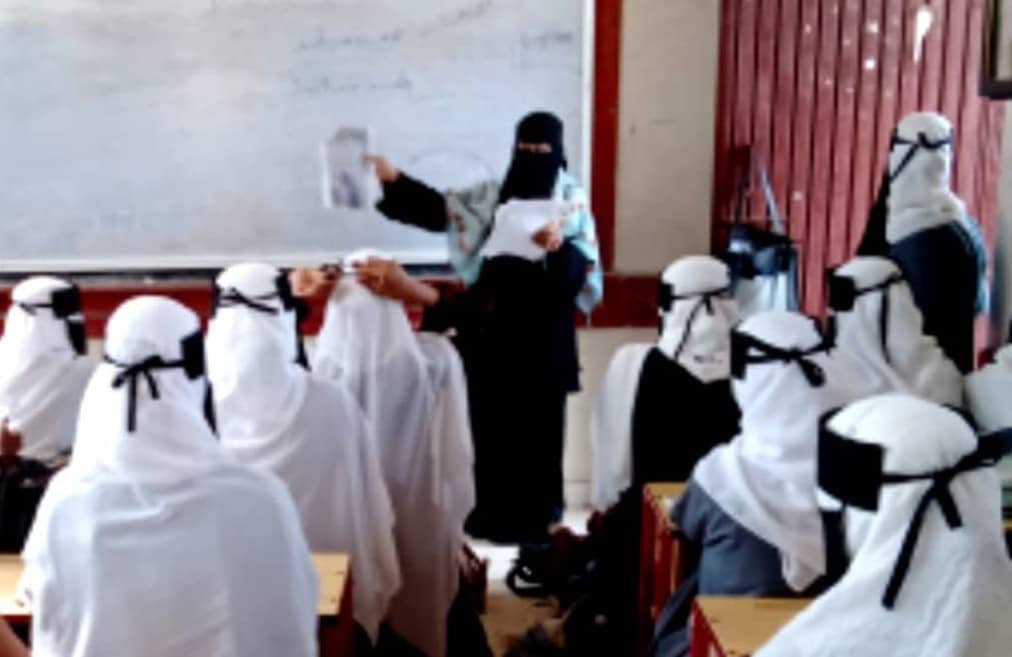 مؤسسة سفراء الخير تنظم حملات توعوية حول العنف ضد الأطفال في بعض مدارس أبين 1 IMG 20240924 WA0032