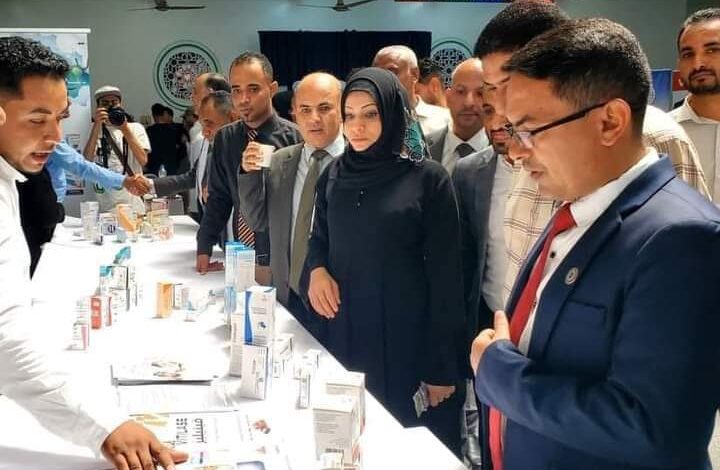 وكيل محافظة تعز للشؤون الصحية تدشن فعاليات اليوم العالمي للصيدلة 1 IMG 20240926 WA0003
