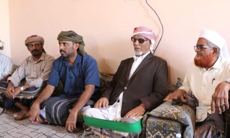 بن حبريش يستقبل وجهاء الدين ويؤكد على وحدة الحضارم 1 FB IMG 1727980127767