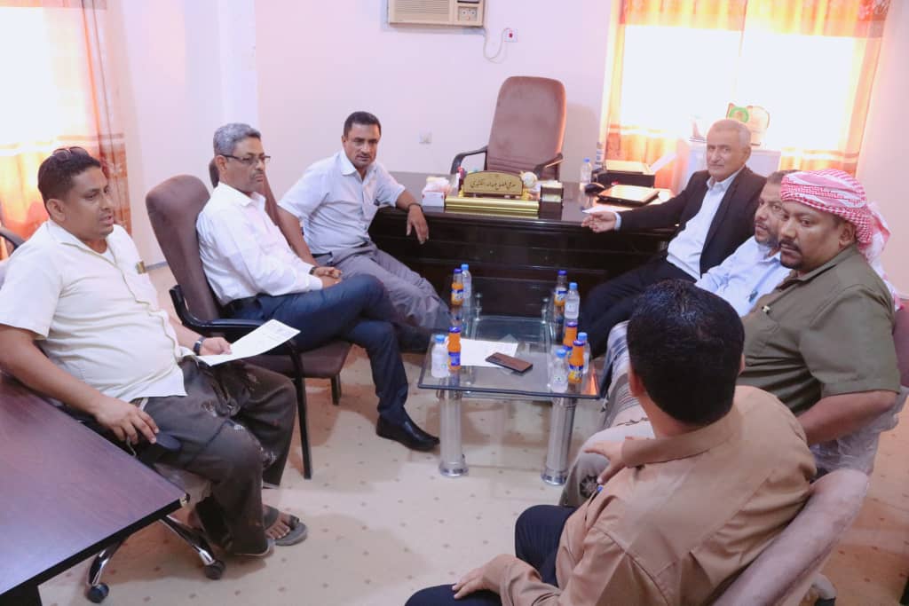 مأمور سيئون يبحث لتعزيز الشراكة لخدمة المديرية في مجالات النظافة والسياحة 1 IMG 20241003 WA0016