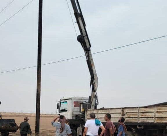 بعد الامطار التي شهدها الحقلين.. باخبيرة يطلع على اعمال صيانة التيار الكهربائي في حقلي بئر أحمد وناصر 1 IMG 20241003 WA0145