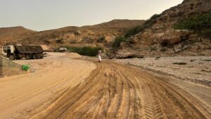 إصلاح طريق حوف