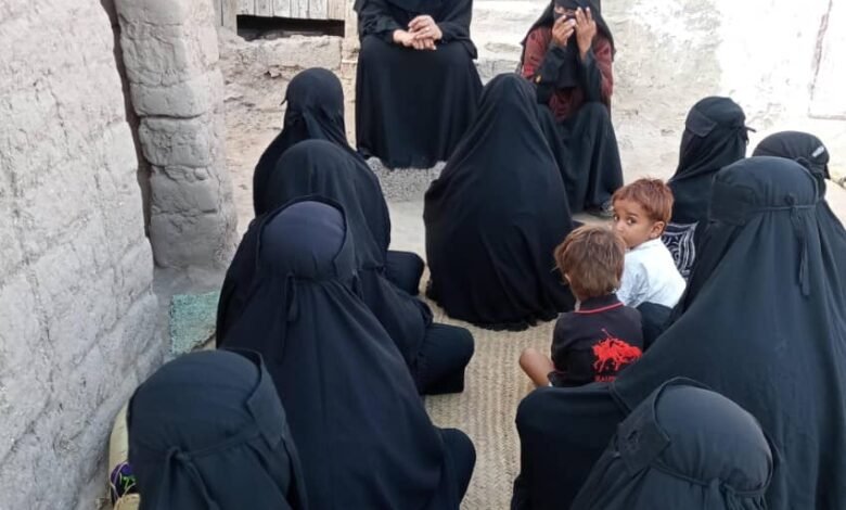 مؤسسة سفراء الخير للتنمية تقيم جلسة توعوية عن الزواج المبكر في منطقة كود النيسة بأبين 1 IMG 20241012 WA0256