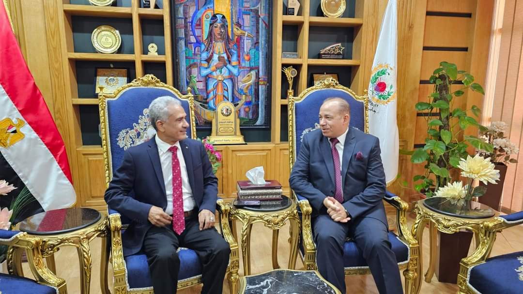 رئيس جامعة المنصورة يستقبل رئيس جامعة تعز لبحث سبل التعاون المشترك 1 IMG 20241018 WA0044