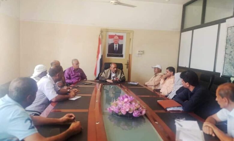 اجتماع برئاسة وكيل أول المحافظة لمناقشة خطة صندوق النظافة لتحسين المظهر الجمالي للمدينة 1 IMG 20241023 WA0006