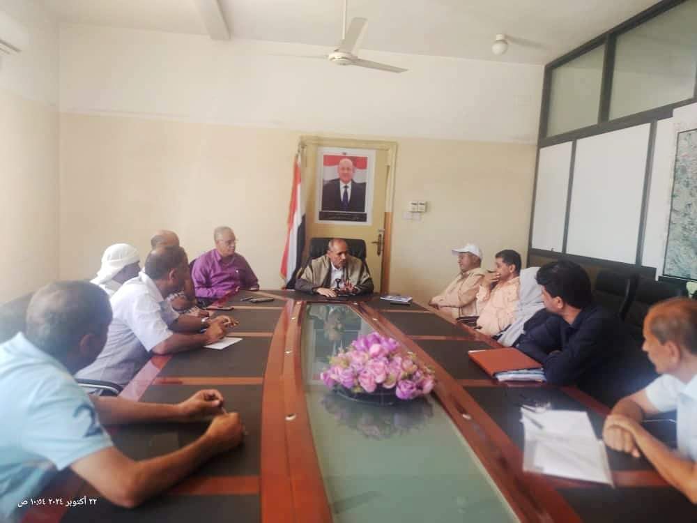 اجتماع برئاسة وكيل أول المحافظة لمناقشة خطة صندوق النظافة لتحسين المظهر الجمالي للمدينة 1 IMG 20241023 WA0006