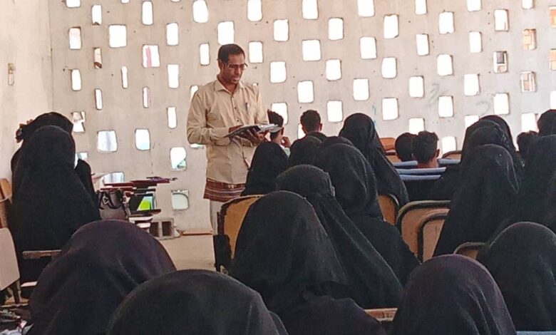 ندوة توعوية صحية للطلاب والطالبات كلية التربية-سقطرى.