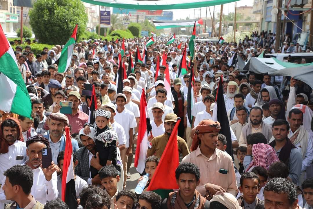 مظاهرات حاشدة في عدة محافظات يمنية تنديداً بالجرائم الإسرائيلية