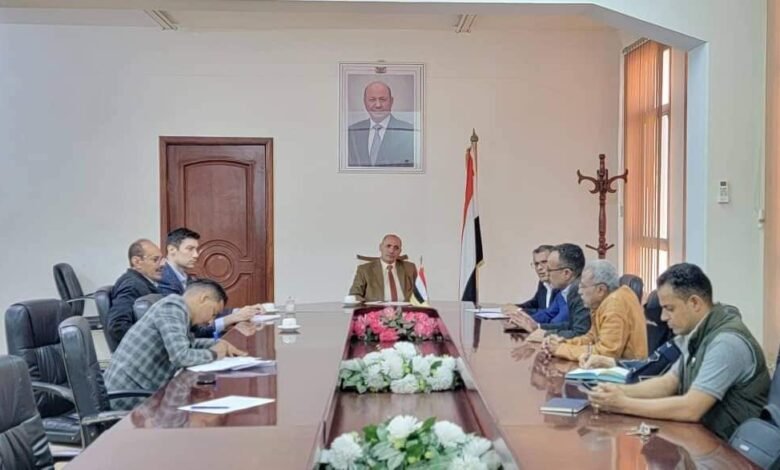 وكيل أول محافظة تعز يناقش مع منظمة كير العالمية تدخلاتها في المحافظة 1 IMG 20241119 WA0061