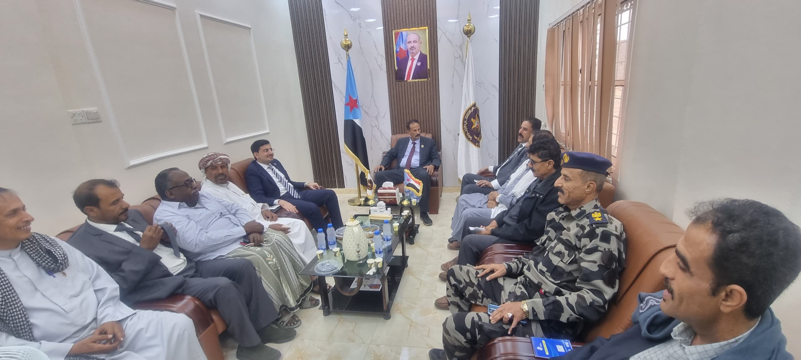 فريق التوعية السياسية يتفقد سير العمل في الهيئة التنفيذية لانتقالي المهرة 1 4697c5a3 62bf 464e ad75 7906274c8f17