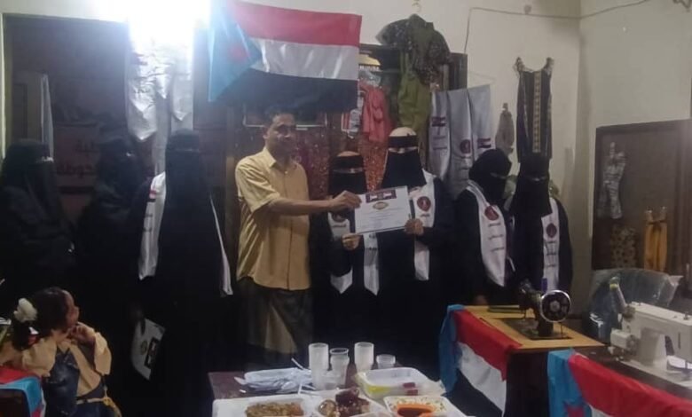 انتقالي الحوطة يختتم دورة الخياطة والتطريز بمشاركة 21 متدربة من نساء المديرية 1 IMG 20241203 WA0096