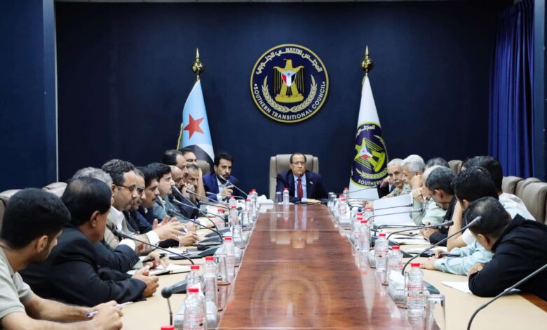 الخُبجي والغيثي يترأسان اجتماعًا لفرق النزول الميداني ورؤساء الهيئات التنفيذية بمحافظات الجنوب 1 U¡U§ U¡U© U¥U¢ 67505aaab1d98