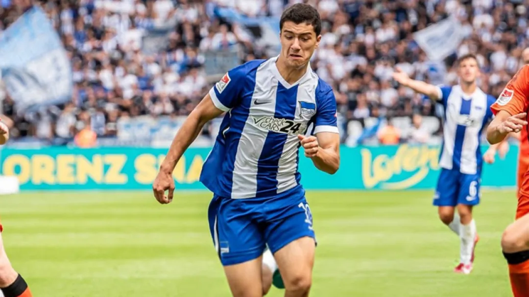 اللاعب الجزائري إبراهيم مازة ظاهرة كروية تحلق في سماء ألمانيا 1 lklkl