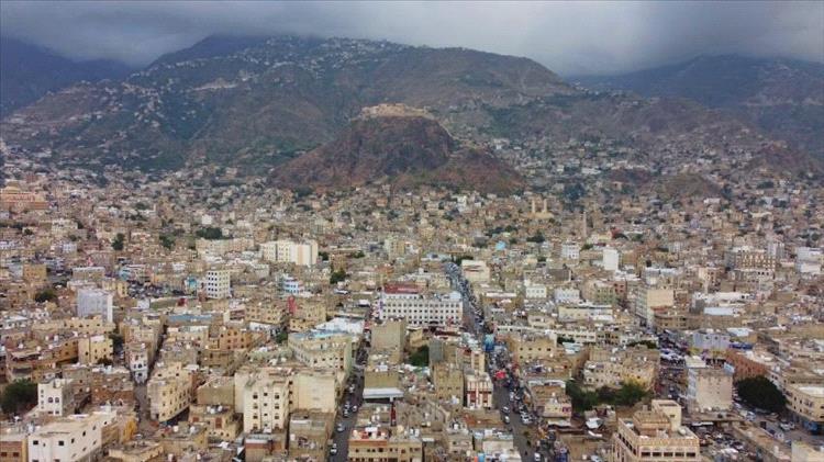 أمن تعز يعلن ضبط مؤجر متهم بإحراق منزل المستأجر 1 06 01 2025 07 43 52