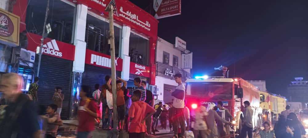 نجاح الدفاع المدني في السيطرة على حريق عدن 1 677ad56202060