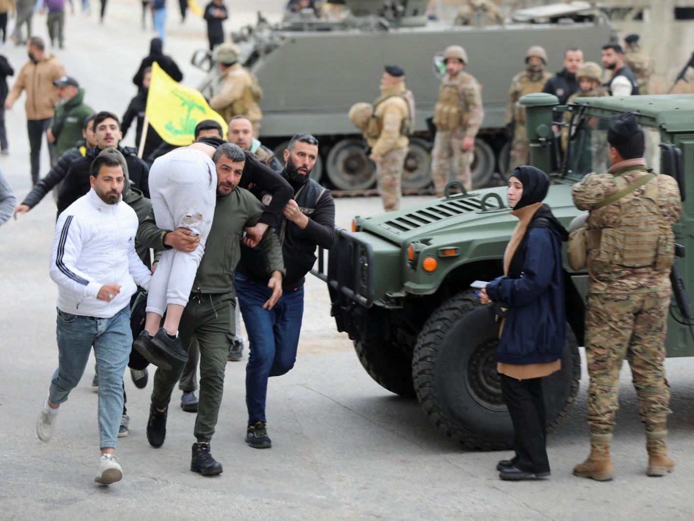 FHqQ41ZF3o 1737890597