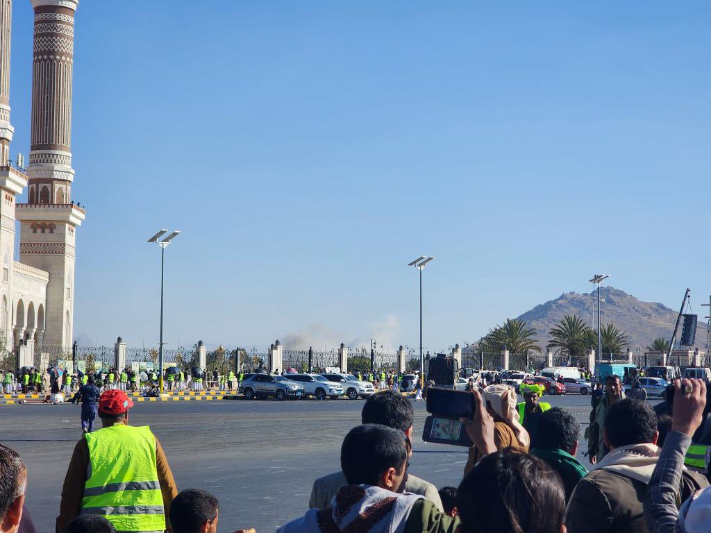 عاجل : غارات جوية تستهدف صنعاء 1 Gg7mTD WEAAOBmC