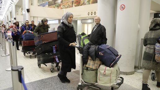 هل يعود اللاجئون السوريون إلى بلادهم؟ .. شروط الحكومة الفرنسية تكشف النقاب عن تفاصيل جديدة 1 000 UJ7V4