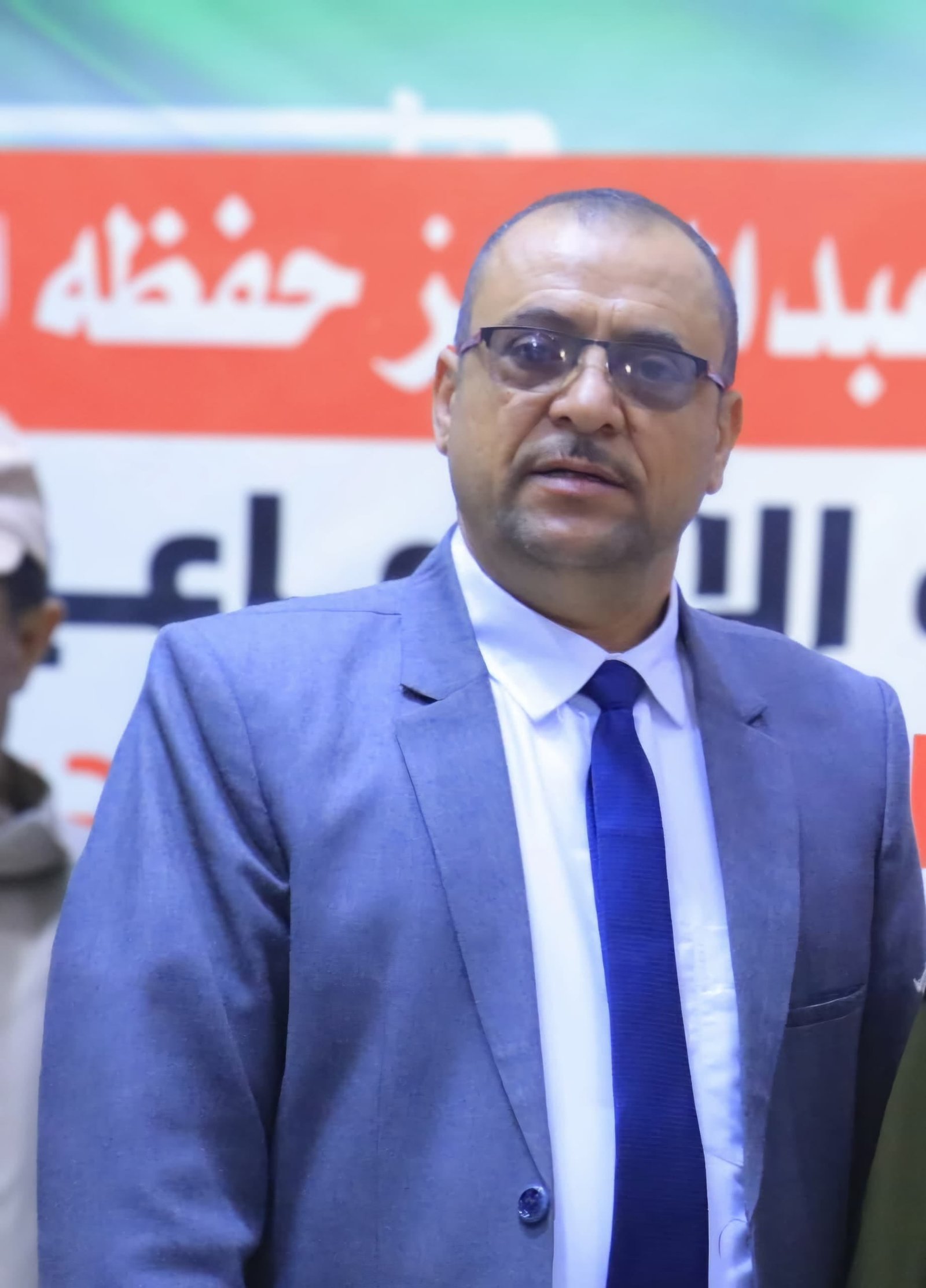 العميد العواضي يعقد اجتماعاً موسعاً بلجان الصرف ويعلن موعد صرف المكرمة للجيش والأمن 1 IMG 20250211 WA0243