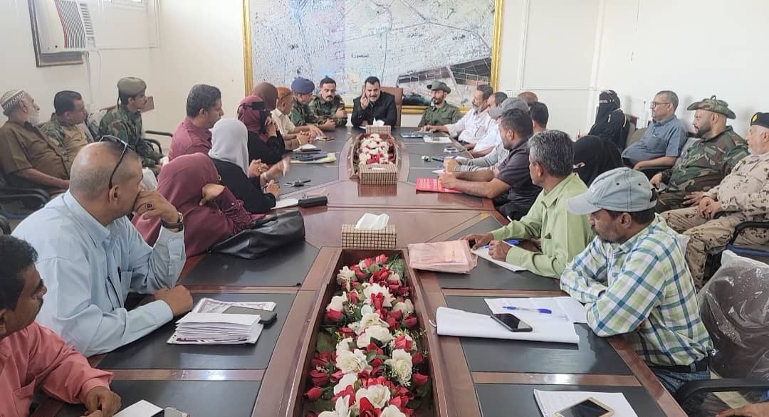 مدير عام مديرية المنصورة يؤكد أهمية التنسيق بين اللجان المجتمعية والمجلس الإنتقالي لخدمة المواطنين 1 IMG 20250214 WA0078