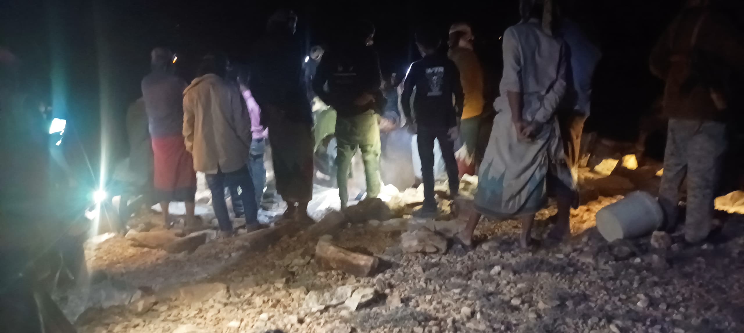 اللواء الثاني مشاة يُشيّع الشهيد البطل عباس شعفل الحريري في موكب جنائزي مهيب بالضالع 1 IMG 20250224 WA0006