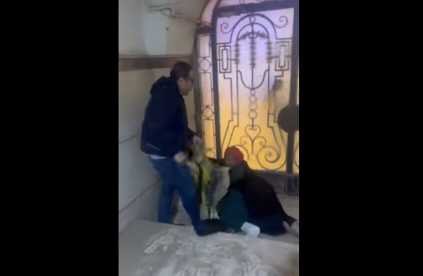أب يقترف جريمة مروعة بحق أبنائه الثلاثة دون شفقة .. وكشف السر يصدم الجميع 1 67e3f59f4236040a2964953e