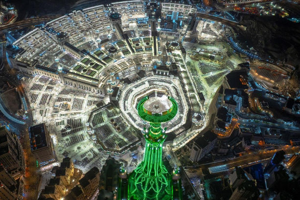 تعرّف على الرقم القياسي الذي سجّله الحرم المكي في ليلة 29 من رمضان من المصلّين والمعتمرين 1 67e5ee87dab0d