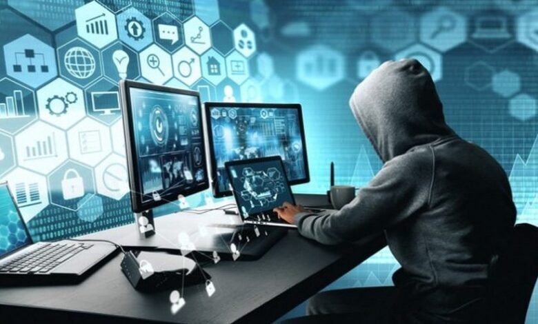 شرطة سيئون تضبط خلية تمتهن الابتزاز الإلكتروني عبر "سناب شات" و"واتساب" 1 159841106813073200