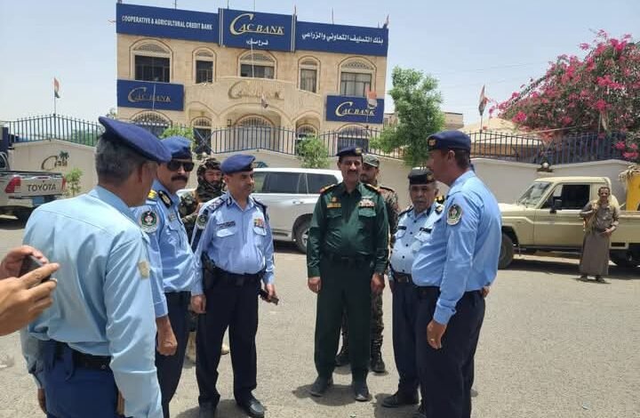 اللواء بامشموس يدعو إلى تضافر الجهود لتحقيق السلامة المرورية في مأرب 1 IMG 20250511 WA0026