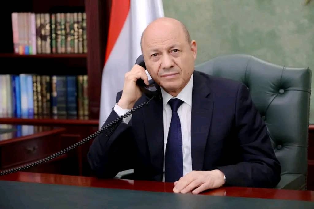 رئيس مجلس القيادة يهاتف الرئيس السابق ونائبه للتهنئة بمناسبة عيد الاضحى المبارك 1 IMG 20250607 WA0149