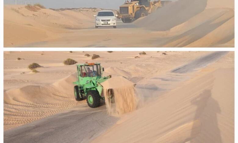 مواصلة أعمال إزاحة الرمال في منطقتي النشيمة وعرقة بمديرية رضوم بشبوة 1 IMG 20250621 WA0001