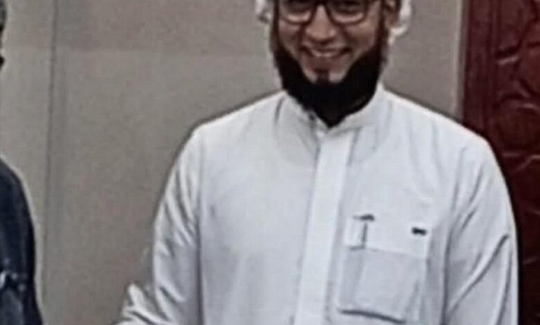 عدن : قوة أمنية تقتحم المسجد وتختطف شيخاً بارزاً .. التفاصيل صادمة 1 IMG ٢٠٢٥٠٦٢٦ ١١١٦٣١
