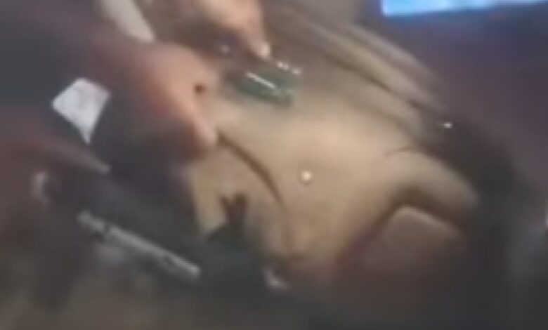 العثور على كنز داخل حقيبة مسافر في أبين .. التفاصيل 1 IMG ٢٠٢٥٠٦٢٩ ١٩٢٩٤٢